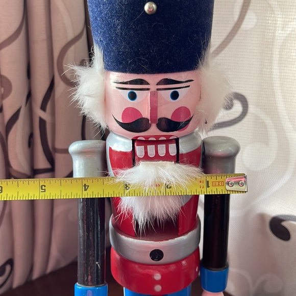 Nutcracker - Picture 4 of 4